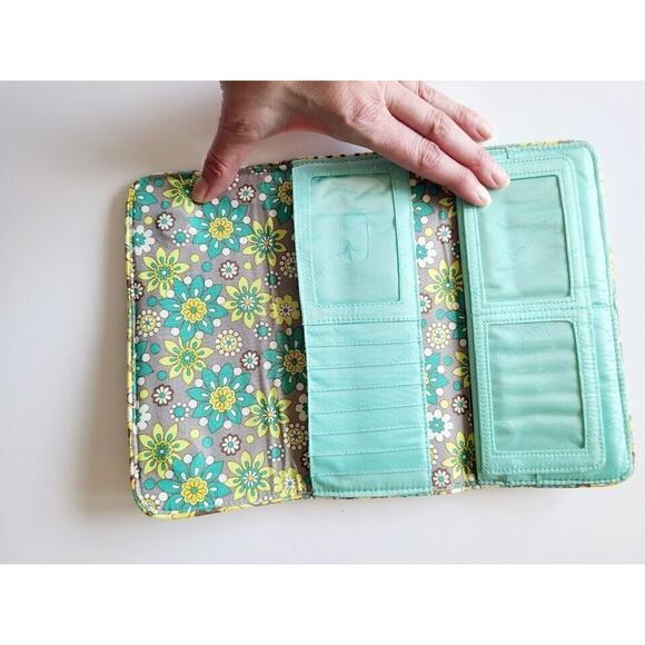 Vera Bradley wallet LEMON PARFAIT Clutch Magnetic Yellow Grey Aqua Paisley‎ - Picture 3 of 3